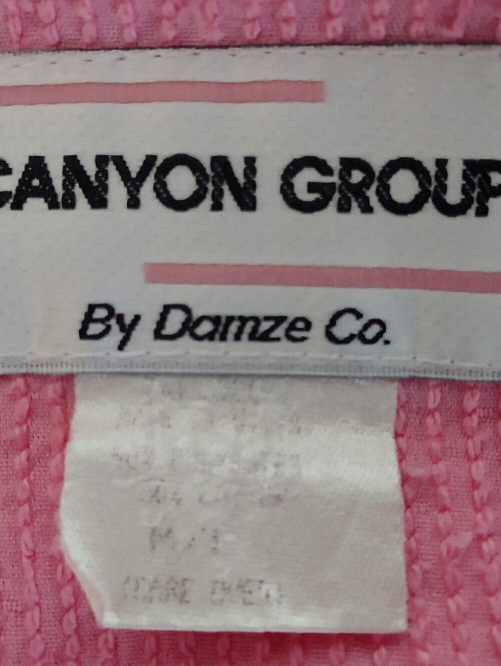 Canyon Group Robe Pink with Vibrant Flowers - Picture 3 of 3